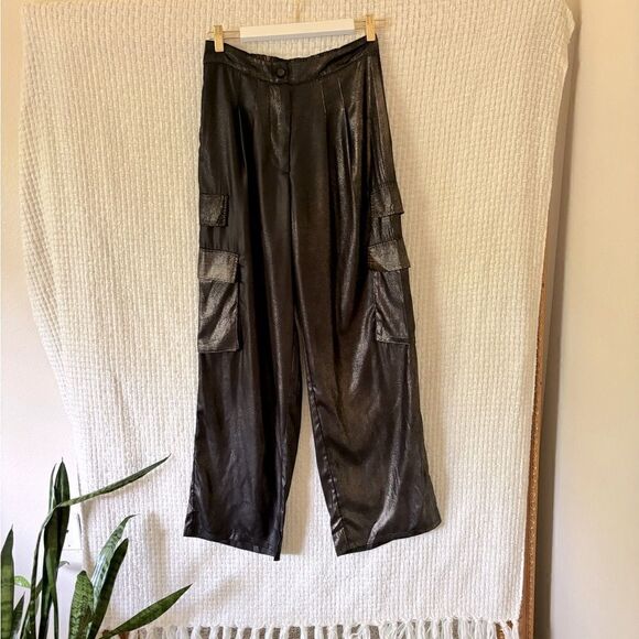 En Saison Pants - En Saison Metallic Cargo✨